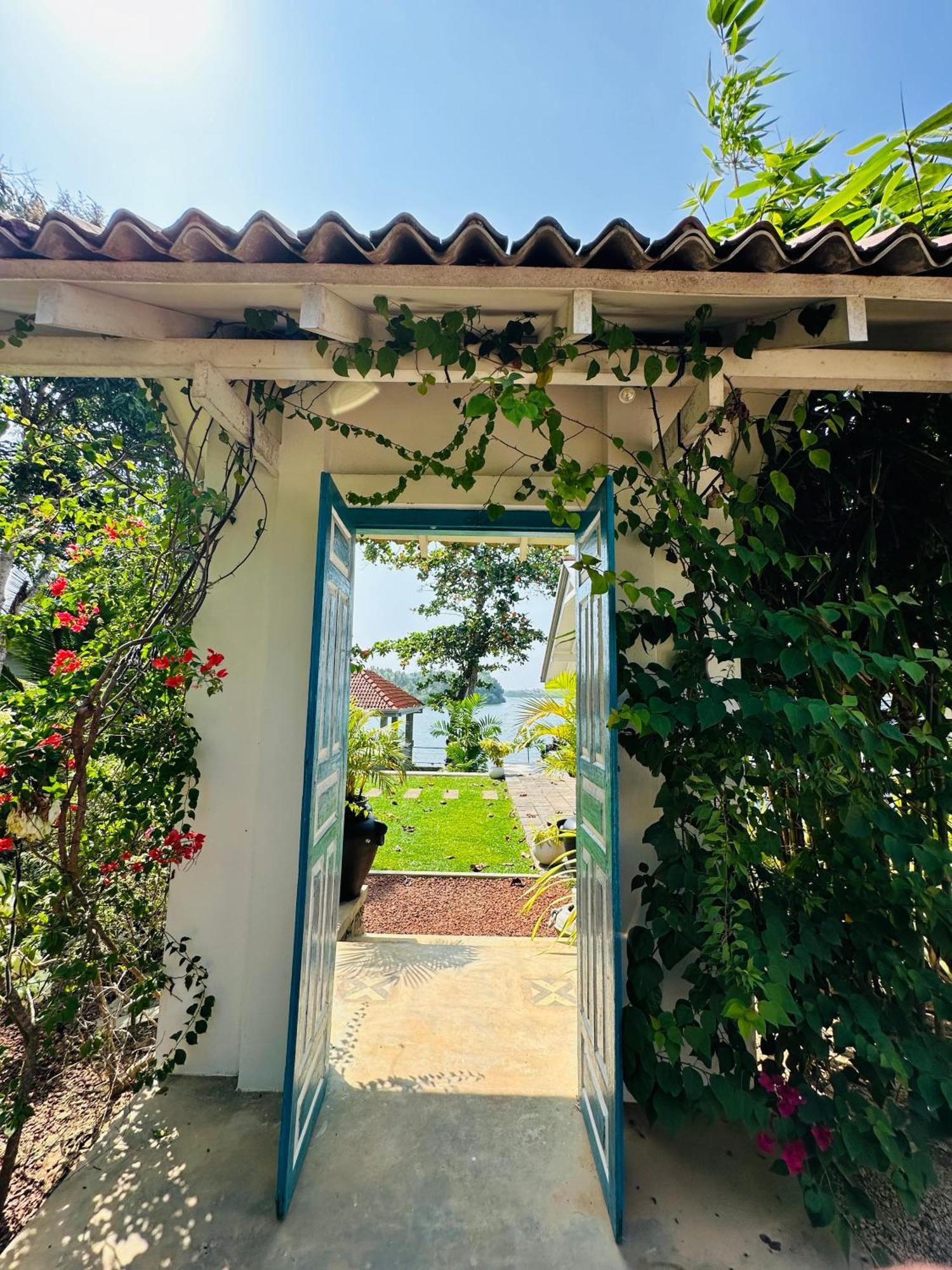The Niche Hikkaduwa - 10 Minutes To The Beach Exterior foto